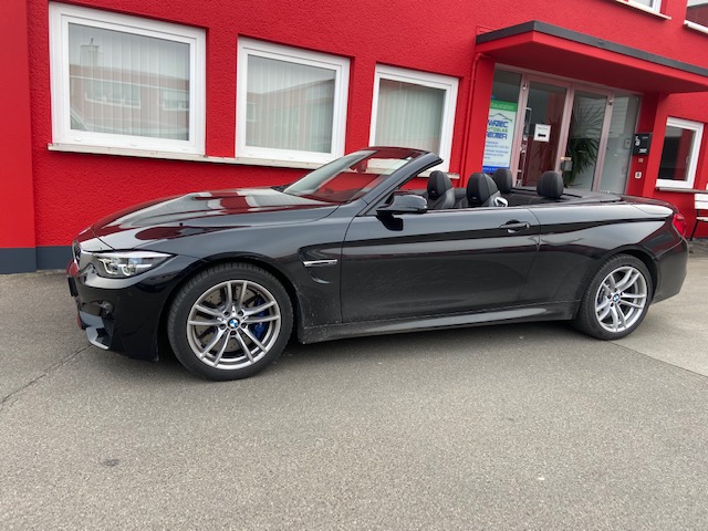 Rückfahrkamera eingebaut im BMW M4 F83 – Nachrüstung mit originalgetreuer Optik