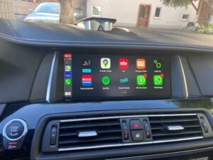 BMW F10 Innenraum mit CarPlay und Navigation