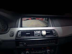 BMW F11 Rückfahrkamera – Kamerabild im originalen NBT Display
