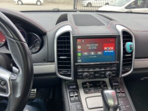 Porsche Cayenne GTS Innenraum mit Apple CarPlay Nachrüstung PCM 3.1