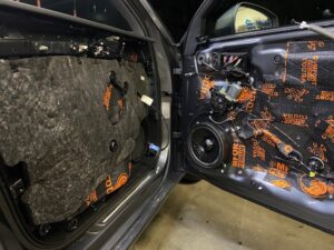 Comfort Mats Dämmung Audi A3 8V Tür mit Steg MA8C-II Tieftöner eingebaut