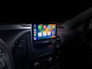 Alpine iLX-905D montiert im Mercedes Vito W447 – schwebendes 9-Zoll-Display über dem Armaturenbrett