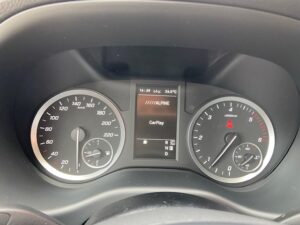 Alpine iLX-905D Anschluss und CAN-Bus-Integration im Mercedes Vito W447