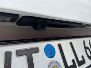 Ampire Griffleistenkamera im Mercedes Vito W447 – Rückfahrkamera IP68, OEM-Integration