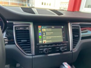 Spotify via Apple CarPlay im Porsche Macan – Media Service Hochrhein