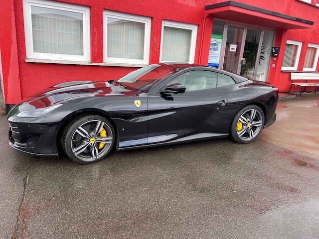 Ferrari Portofino Dashcam Nachrüstung