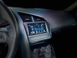 Audi R8 Cabrio CarPlay Nachrüstung Alpine iLX-705D