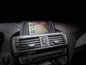 Rückfahrkamera BMW F22 Anzeige im Originalmonitor