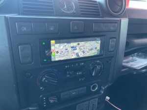 Google Maps Anzeige im Land Rover Defender nach Autoradio Nachrüstung