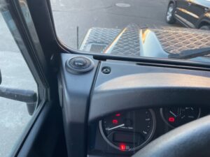 Steg SQ130 Lautsprecher Einbau in den vorderen Türen des Land Rover Defender