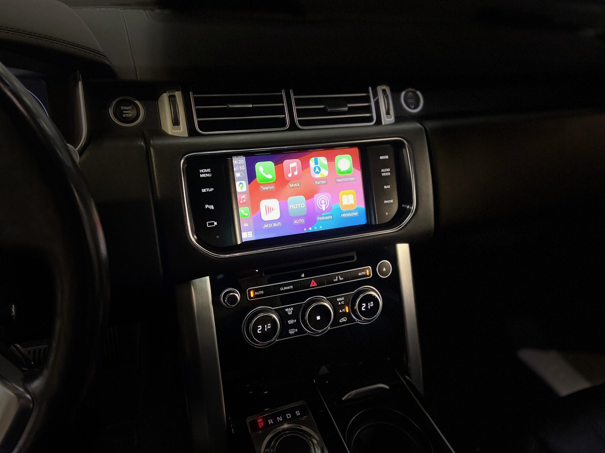 Range rover carplay.jpg