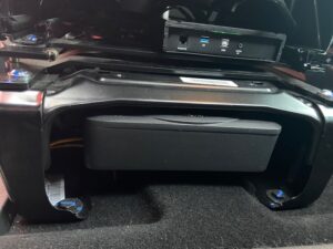 AWAVE V12Pro Aktivsubwoofer Einbau Citroën Space Tourer unter Sitz