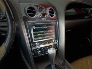 Bentley Continental GT Cockpit nach CarPlay Nachrüstung Singen am Bodensee