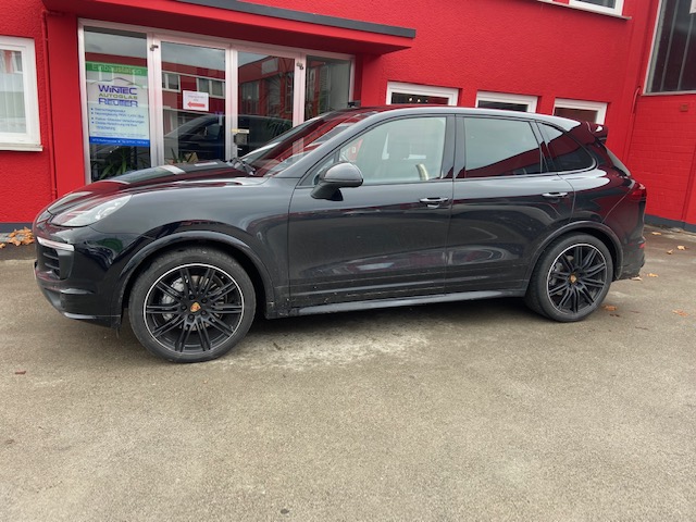 AMPIRE LDS-PCM40-MINI Einbau Porsche Cayenne 9YA Media Service Hochrhein