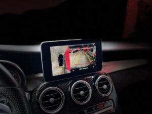 Mercedes GLC X253 Rückfahrkamera im Werksmonitor nach Interface-Nachrüstung – Bodensee