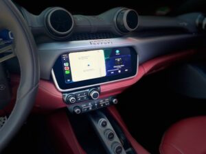 CarPlay Interface Einbau Ferrari Portofino Werksystem