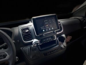 Alpine SWC-D84DU Subwoofer Einbau Mittelkonsole Fiat Ducato