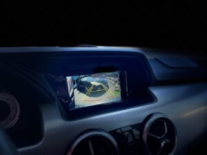 Rückfahrkamera in der Griffleiste am Mercedes GLK X204 montiert