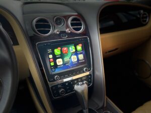 Spotify, WhatsApp und Radio-Apps über Apple CarPlay im Bentley Continental GT