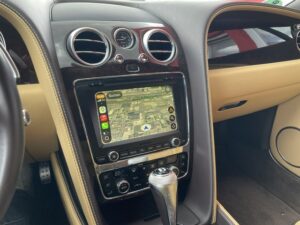 Navigation mit Apple Karten per CarPlay im Bentley Continental GT Infotainment