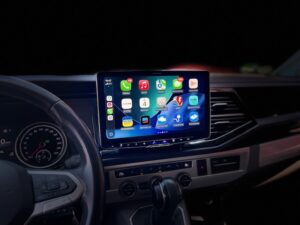 Apple CarPlay App-Übersicht auf dem Alpine iLX-F115T61 im VW T6.1 Multivan