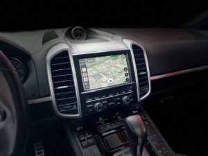 Navigation im PCM 3.1 Display des Porsche Cayenne Turbo – Serienfunktionen bleiben erhalten