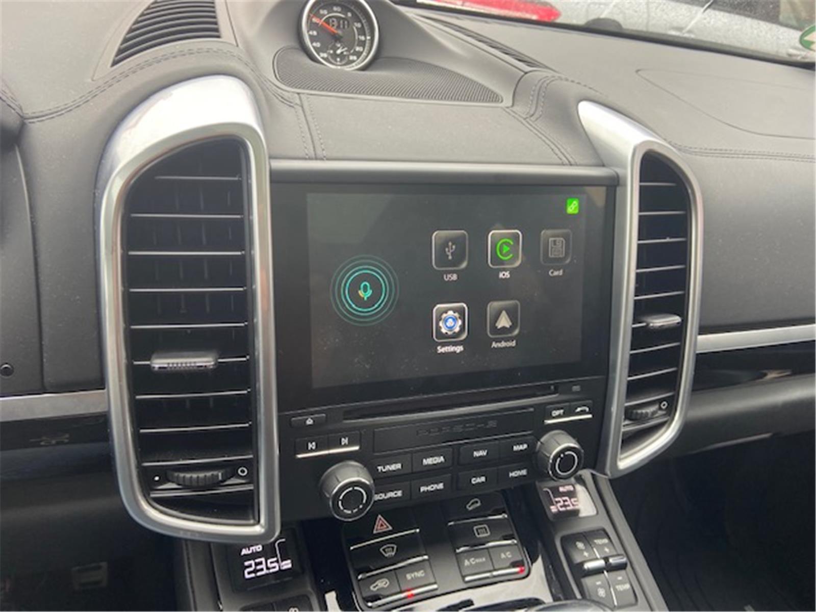 porsche usb video.jpg