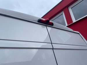 Fiat Ducato 8 Heck mit AMPIRE KAX-DUCATO Rückfahrkamera in der dritten Bremsleuchte über den Hecktüren