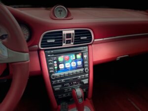 CarPlay App-Übersicht im Porsche 911 Targa 997.2 nach der Nachrüstung